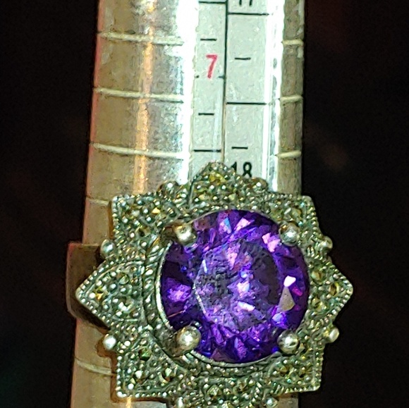 Amethyst statement ring. - Picture 2 of 4